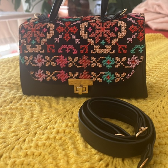 Mini Tatreez handbag 🍉❤️❤️ - Picture 3 of 4